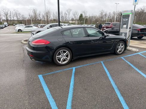 Used 2015 Porsche Panamera 4 image 13