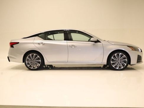 Used 2023 Nissan Altima 2.5 SL FWD image 3
