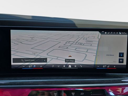 Used 2025 BMW i7 eDrive50 w/ Premium Package image 22