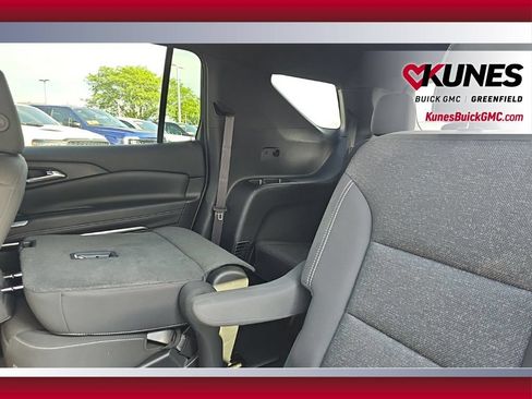 Used 2024 Chevrolet Traverse LT AWD/4WD image 15