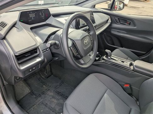 Used 2025 Toyota Prius LE image 15
