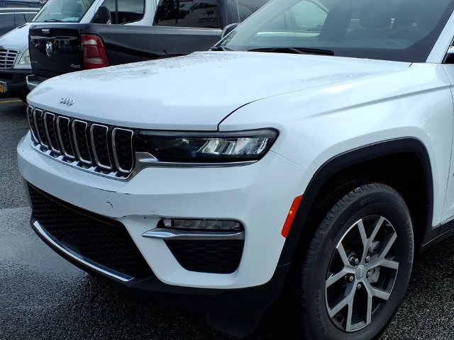 Used 2025 Jeep Grand Cherokee Limited AWD/4WD image 8