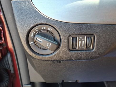 Used 2019 Dodge Grand Caravan GT FWD image 14