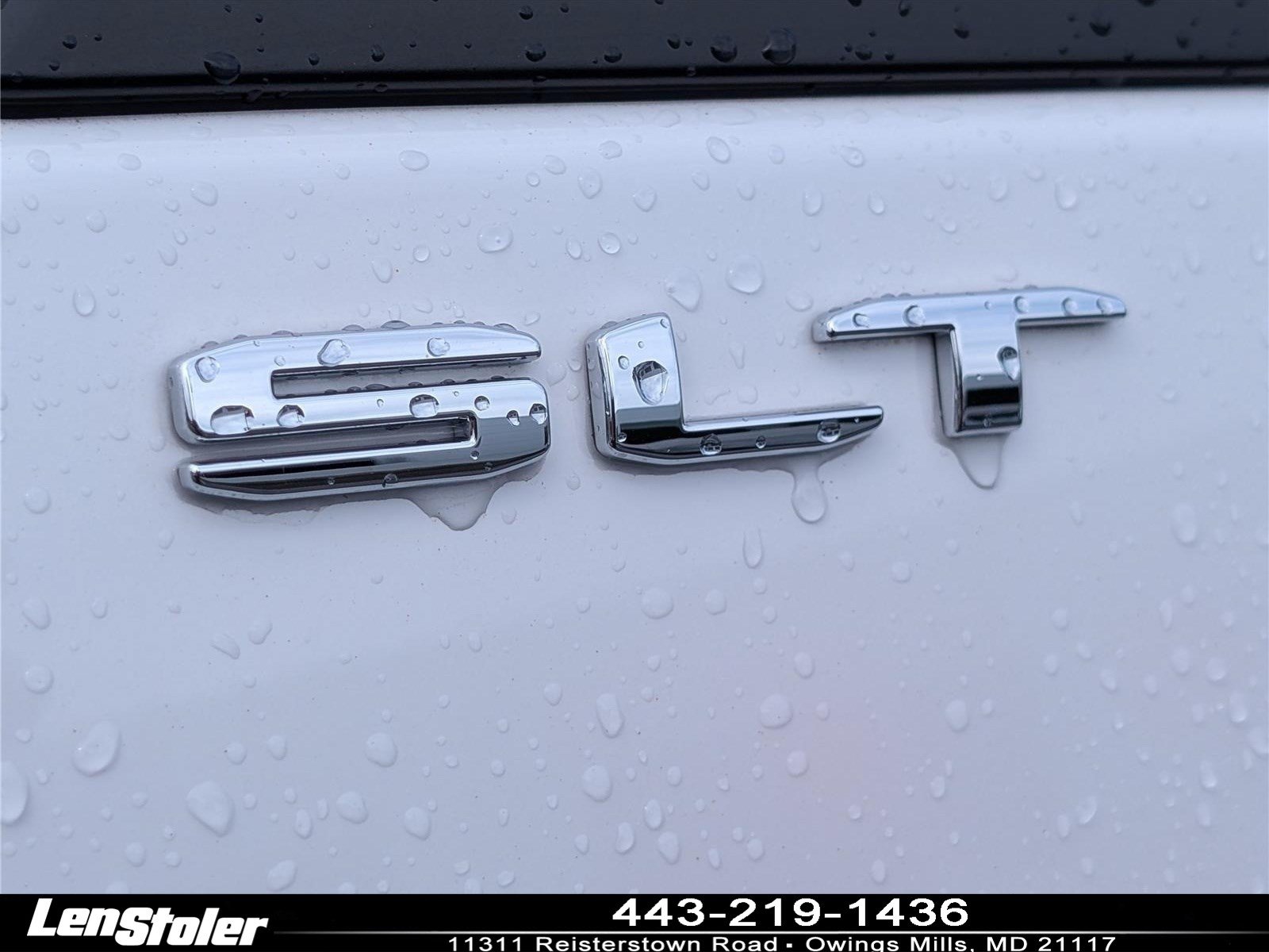 Used 2023 GMC Terrain SLT w/ Tech Package AWD/4WD image 9