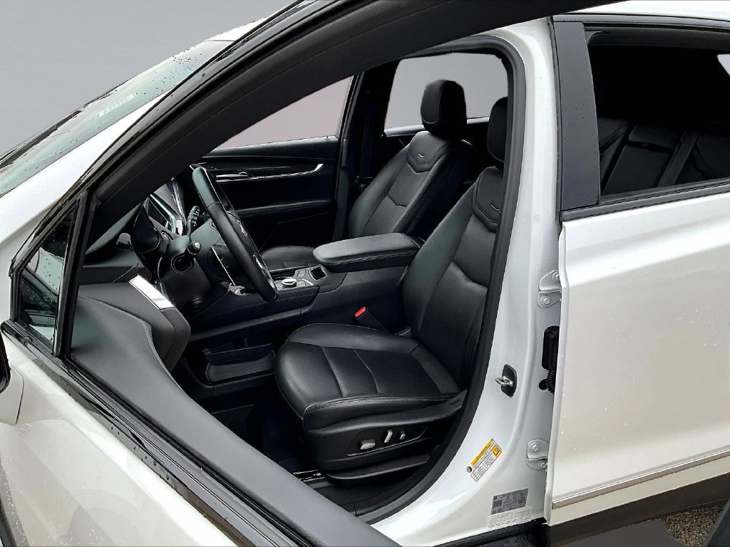 Used 2022 Cadillac XT5 Sportv w/ LPO, Floor Liner Package AWD/4WD image 23