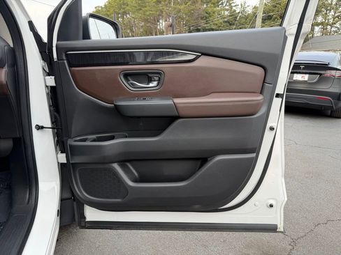 Used 2023 Honda Pilot Elite image 39