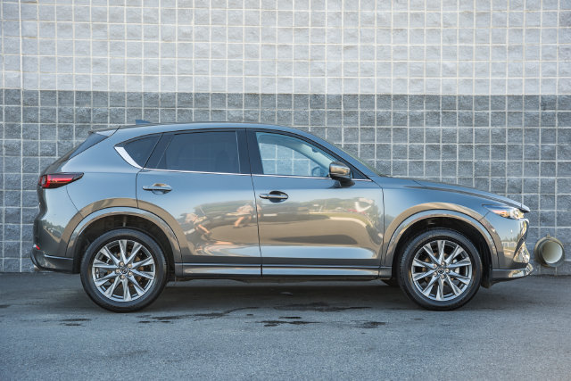 Used 2025 MAZDA CX-5 AWD 2.5 S w/ Premium Plus Pkg image 4