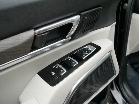 Certified 2022 Kia Telluride SX w/ Nightfall Edition Package AWD/4WD image 19