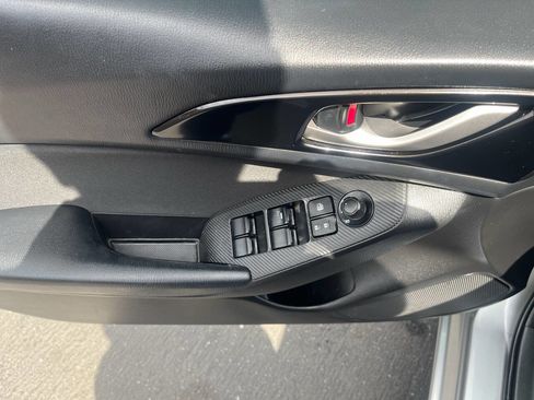 Used 2015 MAZDA MAZDA3 i Sport image 14