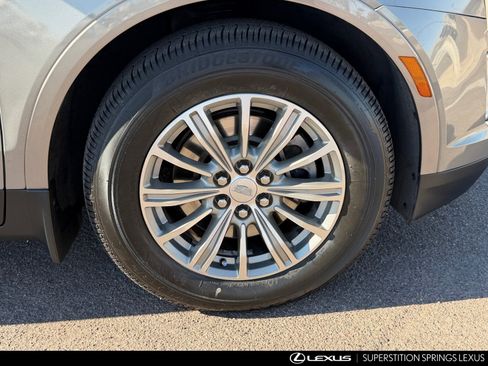 Used 2018 Cadillac XT5 Luxury w/ Driver Awareness Package image 10