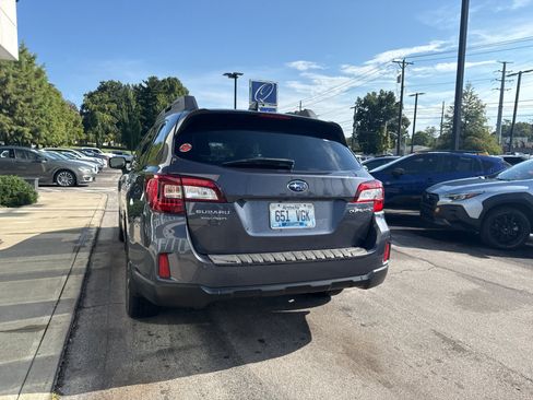 Used 2016 Subaru Outback 2.5i Limited AWD/4WD image 4