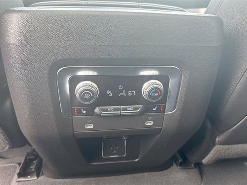 Used 2023 GMC Yukon XL AT4 image 28