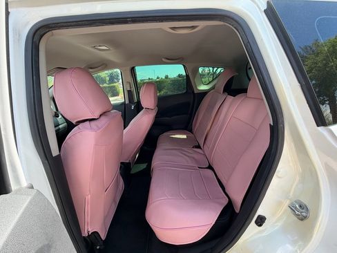 Used 2014 Nissan Versa Note SV FWD image 10