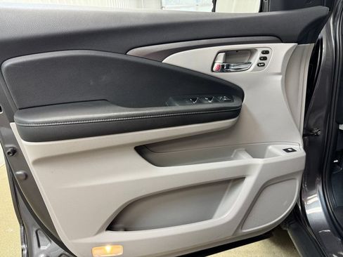 Used 2023 Honda Ridgeline RTL-E image 9