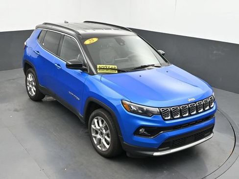 Used 2025 Jeep Compass Limited AWD/4WD image 16