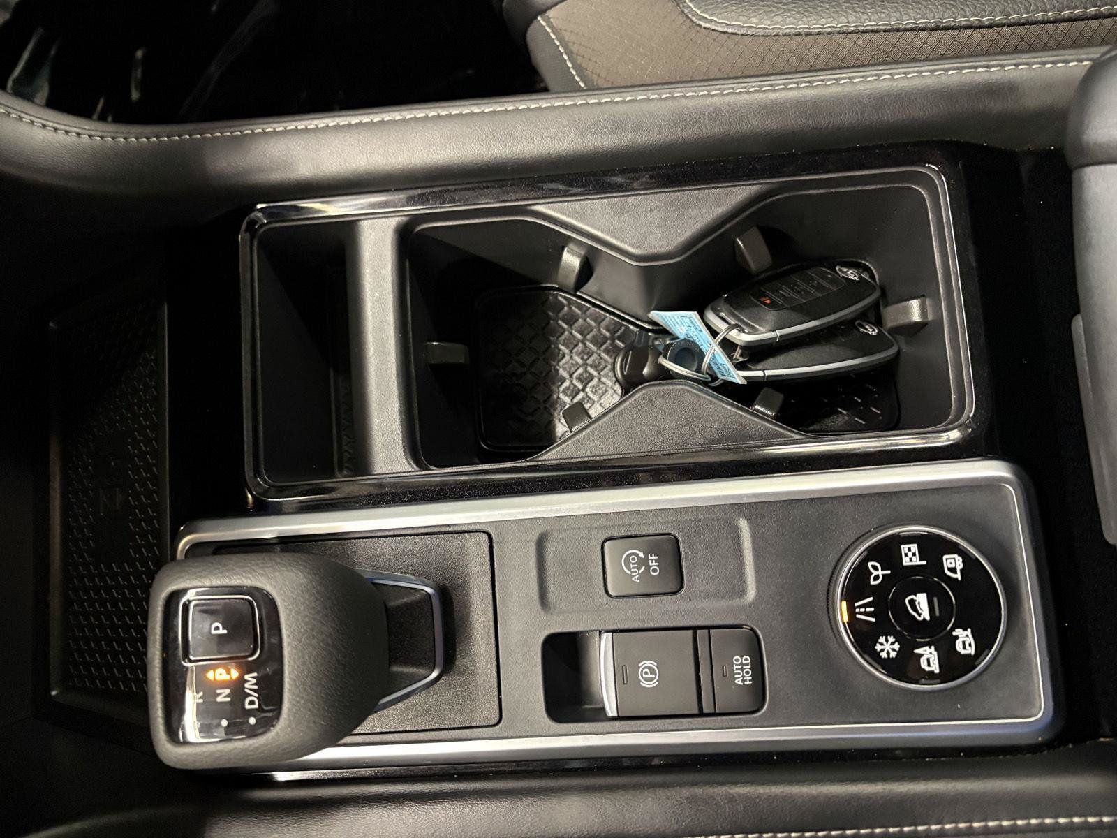 Used 2024 Nissan Pathfinder SL AWD/4WD image 30
