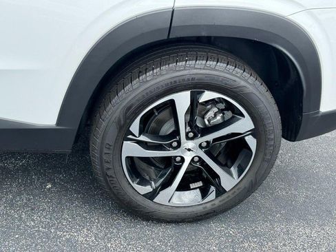 Used 2025 Chevrolet Trax RS w/ Sunroof Package FWD image 7