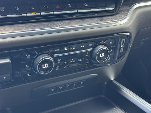 Certified 2025 Chevrolet Silverado 3500 LTZ w/ LTZ Convenience Package AWD/4WD image 30