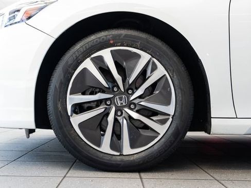 Used 2019 Honda Accord Touring image 7
