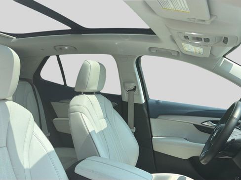 Used 2025 Buick Envision Avenir AWD/4WD image 26
