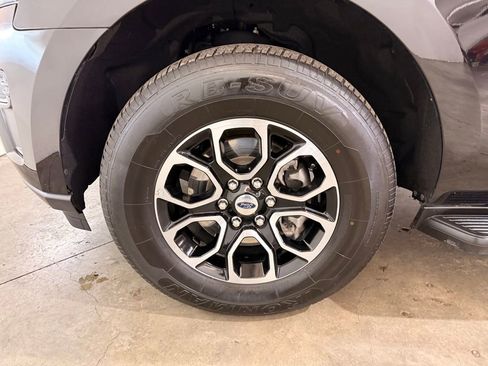 Used 2024 Ford Expedition Max XLT image 17