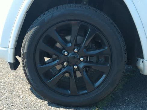 Certified 2018 Jeep Grand Cherokee Altitude AWD/4WD image 14