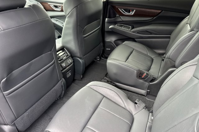 Used 2025 Subaru Ascent Touring AWD/4WD image 9
