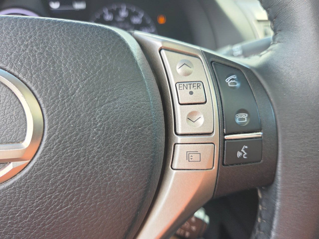 Used 2015 Lexus RX 450h AWD image 23