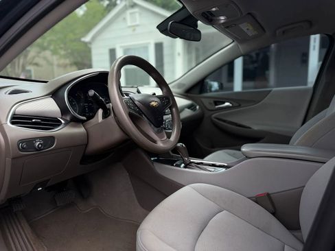 Used 2020 Chevrolet Malibu LT FWD image 10