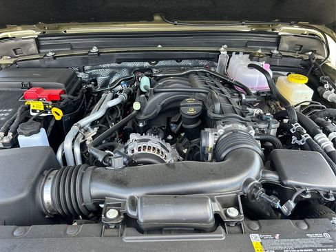 New 2025 Jeep Wrangler Unlimited Rubicon w/ Technology Group image 11