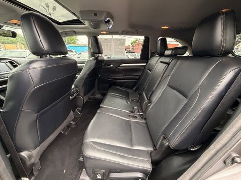 Used 2018 Toyota Highlander XLE w/ Protection Package #3 AWD/4WD image 26