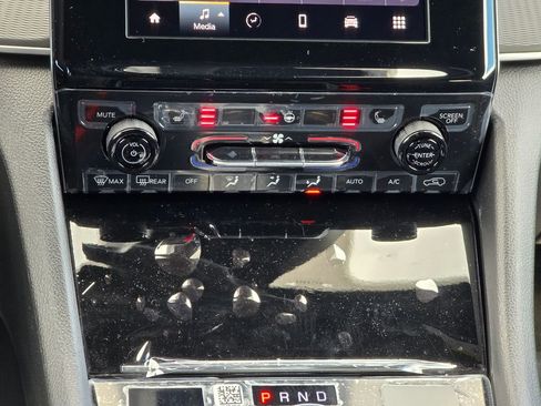 New 2025 Jeep Grand Cherokee L Laredo w/ Luxury Tech Group I image 32