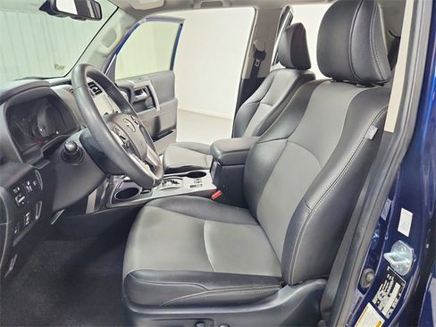 Used 2021 Toyota 4Runner SR5 Premium image 18