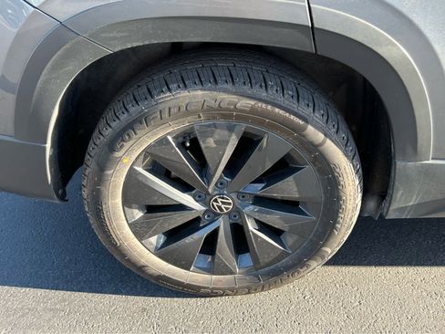 Used 2022 Volkswagen Taos S image 15