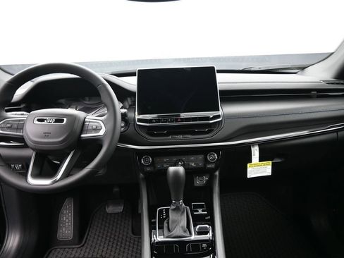 New 2026 Jeep Compass Latitude AWD/4WD image 28