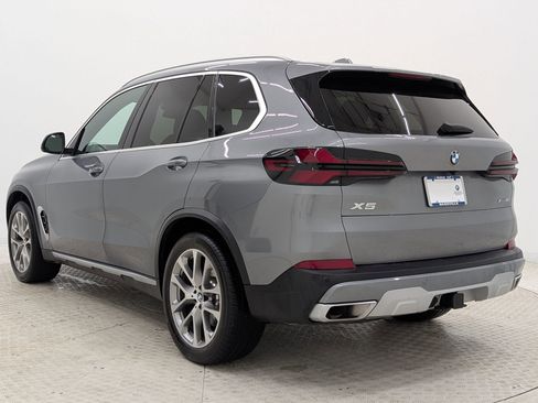 Used 2024 BMW X5 xDrive40i w/ Premium Package image 3