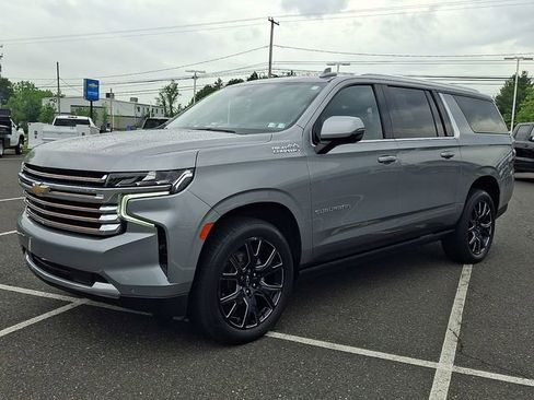 Certified 2023 Chevrolet Suburban High Country AWD/4WD image 3