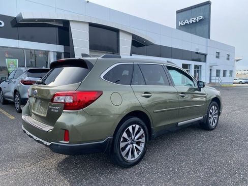 Used 2017 Subaru Outback 2.5i Touring image 5