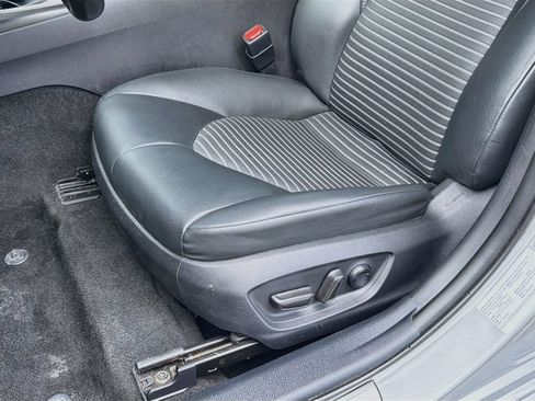 Used 2023 Toyota Camry SE FWD image 19
