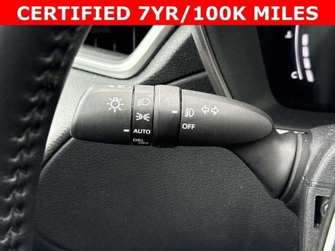 Used 2025 Toyota Corolla Cross XLE image 26