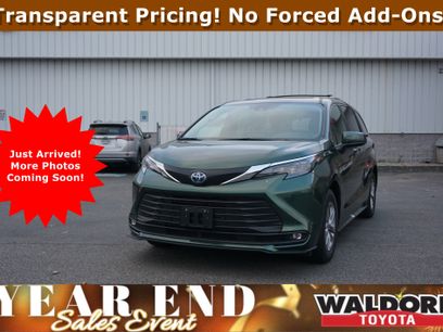 Used 2025 Toyota Sienna XLE