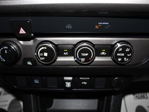 Used 2020 Toyota Tacoma SR5 AWD/4WD image 20