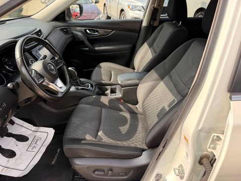 Used 2019 Nissan Rogue SV w/ Premium Package AWD/4WD image 28