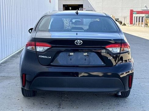 Used 2023 Toyota Corolla LE image 5