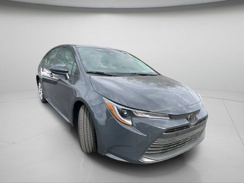 Used 2026 Toyota Corolla LE FWD image 2