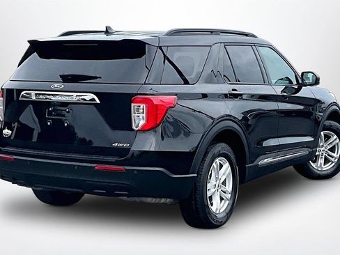 Used 2023 Ford Explorer XLT AWD/4WD image 6