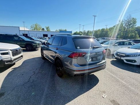 Used 2023 Volkswagen Tiguan SE R-Line FWD image 5
