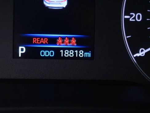 Used 2025 Toyota Corolla LE FWD image 30