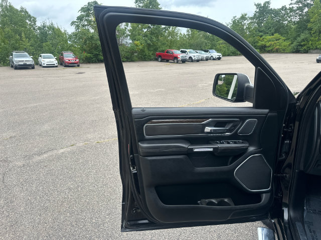 Used 2019 RAM 1500 Laramie AWD/4WD image 23
