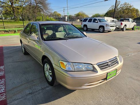 Used 2001 Toyota Camry CE image 5